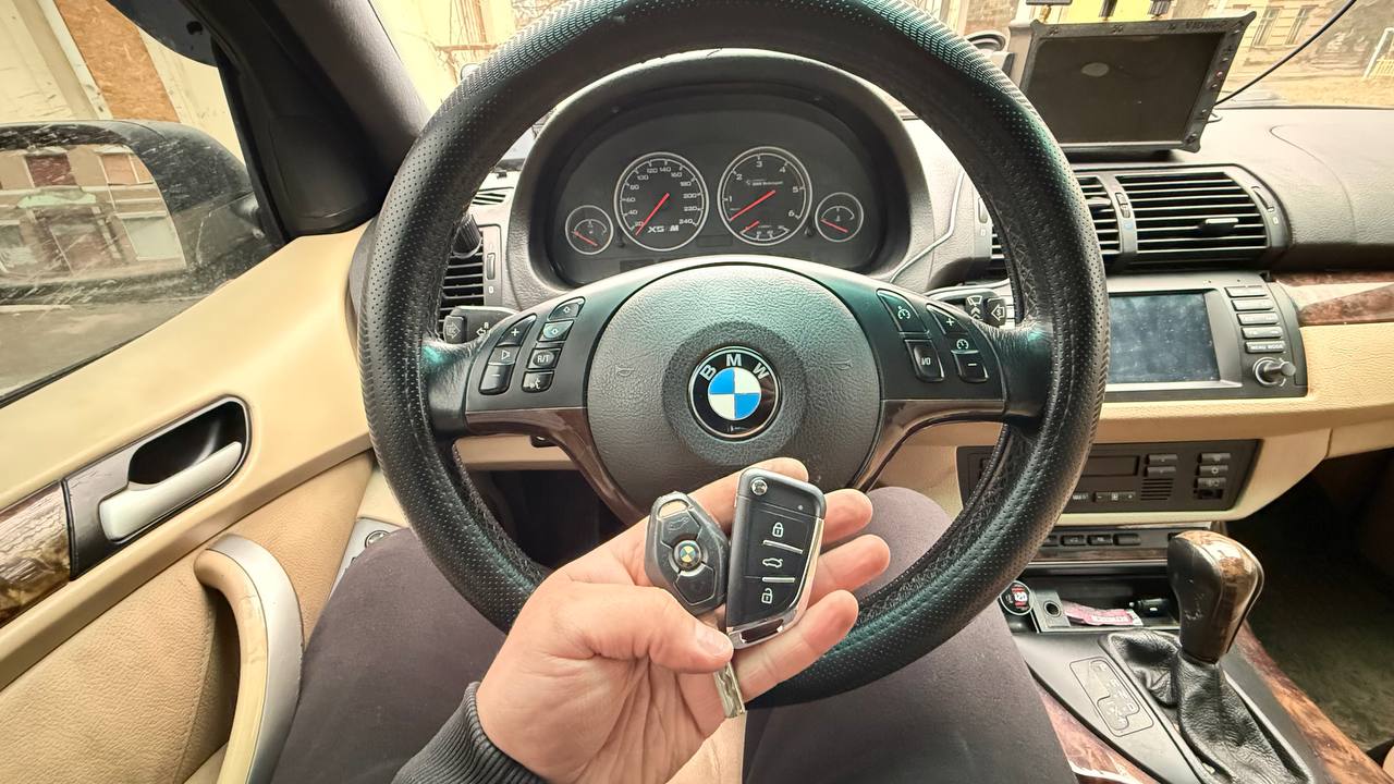 Виготовлення ключа BMW — робота майстра KeyArtHouse