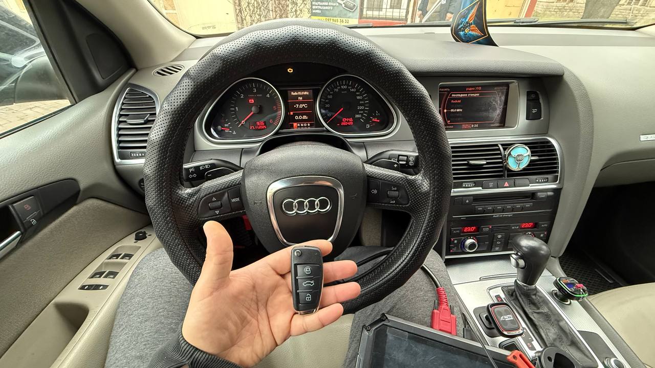 Виготовлення ключа Audi Q7 — робота майстра KeyArtHouse
